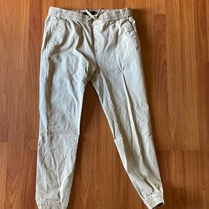 Khaki pants, good condition. Medium
